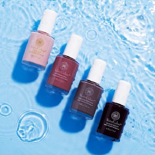 Navigating Nail Polish Use During Pregnancy. Stay Glamourous While Prioritizing Baby's Health.