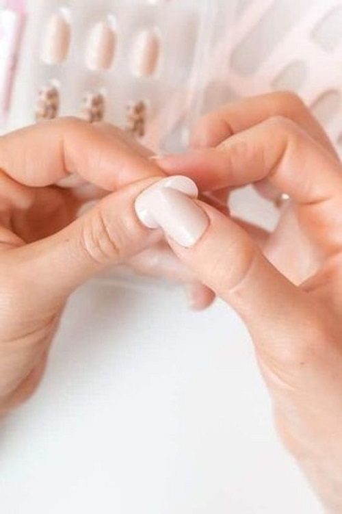 DIY Nail Polish Thinning